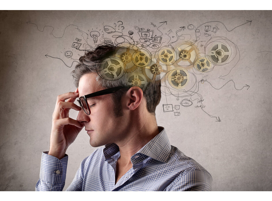 Moški, ki ga boli glava